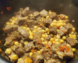 Foto del paso 4 de la receta: Carne de res con garbanzo en su jugo🌺