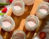 Foto del paso 4 de la receta: Mini Batidos Estilo Petit Suisse de Fresa