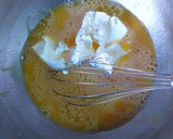 Foto del paso 2 de la receta: Flan de huevos y queso con piña escarchada y Canela