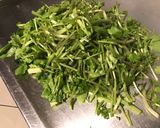 Une image de l'étape 2 de Tartinade de cresson à l'ail, oignon et épices (recette anti gaspi).
