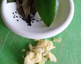 A picture of step 5 of Khatay aloo.