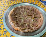 Une image de l'étape 8 de Tarte feuilletée renversée aux figues blanches et gelée pomme citron vert.