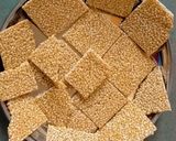 સફેદ તલ ની ચીકી (White Sesame Chikki Recipe In Gujarati) રેસીપી સ્ટેપ4ફોટો