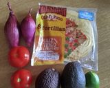Foto del passaggio 2 della ricetta Wrap con gamberi, avocado e salsa yogurt