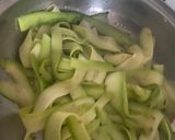 Une image de l'étape 7 de Tagliatelle de courgettes au Pesto.