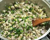 A picture of step 2 of Mushroom Magiritsa Soup.