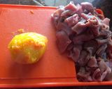 Foto del paso 1 de la receta: Milanesa en salsa con tomate granadilla