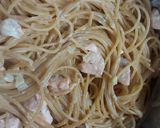 Foto del paso 3 de la receta: Espaguetis con salmón fresco y gambas