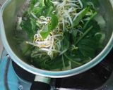 Foto langkah ke 3 dari resep Sayur bening bayam tahu putih.