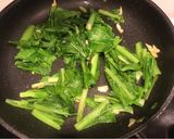 Hình bước làm 3 của món Mì xào cải và ớt sate