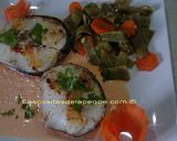 Foto del paso 2 de la receta Merluza a la plancha con salsa de ajo y pimentón con verdurítas al vapor