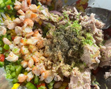 Foto del paso 3 de la receta: Tacos de langostinos y atún