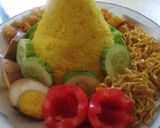 Foto langkah ke 6 dari resep Nasi kuning ultah(magic com).