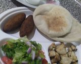 Foto del paso 3 de la receta: Pan pita relleno con pollo al ajillo