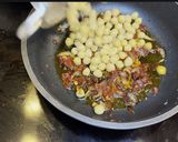 Foto del paso 3 de la receta Garbanzos con calamares en lata