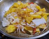 Foto langkah ke 5 dari resep 44❤️Nanas cah Cumi (Khas Belitung)❤️.