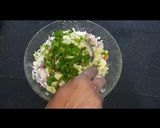 A picture of step 2 of Noodles pakora.