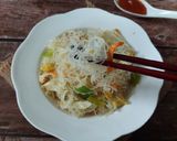 Foto langkah ke 4 dari resep Bihun Goreng Putih.