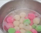 Foto langkah ke 3 dari resep Hanami Dango - Tricolor Mochi Tofu.