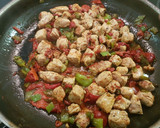 Foto del paso 4 de la receta: Ternera con arroz basmati frito y doble pimiento