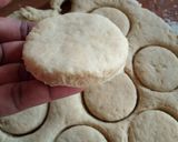 A picture of step 4 of Orange English tea scones.