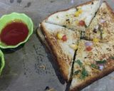 मेयोनेज़ ग्रीन चटनी जम्बो सैंडविच(mayonnise green chutney jumbo sandwich recipe in hindi) रेसिपी चरण 3 फोटो