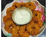 लाखोळीच्या डाळीचे खुसखुशीत वडे (Lakholichya Daliche Vade Recipe In Marathi) रेसिपी स्टेप 4 फोटो 