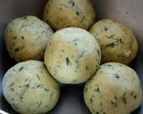A picture of step 3 of Methi thepla.