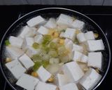 Foto langkah ke 3 dari resep Sup Tahu Segar.