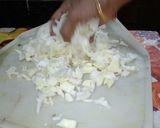 A picture of step 1 of Cabbage Curry.