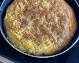 Foto del paso 6 de la receta: Tortilla de patata rellena de jamón york y queso