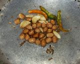 A picture of step 2 of Turai chutney.