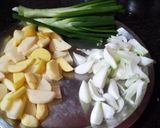 हरे प्याज़ की सब्जी (Hare Pyaz ki sabzi recipe in Hindi) रेसिपी चरण 1 फोटो