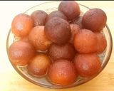 मावा गुलाब जामुन (Mawa gulab jamun recipe in Hindi) रेसिपी चरण 4 फोटो
