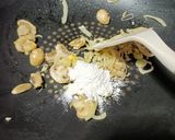 Foto langkah ke 2 dari resep Spaghetti Alfredo.