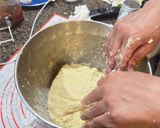 Foto langkah ke 2 dari resep Donat Pumpkin Sourdough.