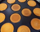 Foto langkah ke 7 dari resep Bolu Karamel Mini.