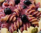 Foto del paso 5 de la receta: Fideos de harina de lentejas rojas con salsa de frutos rojos, queso tipo Feta 🐐y alcaparras 🍝