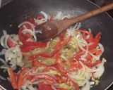 Foto del paso 1 de la receta: Patas de pollo a la criolla