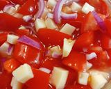 Paradicsomsaláta recept fázis 2 fotója