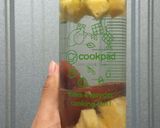 Foto langkah ke 5 dari resep #Day2 Infused Water - JSR - Buah (nanas, kurma).