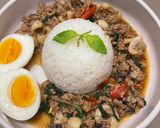 รูปขั้นตอนการทำที่ 3 ของ กระเพราหมูหมึก