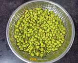 A picture of step 1 of Green Chickpea Curry / Cholia (Hariyali Chana Masala).