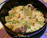 Foto del paso 4 de la receta: Ensalada tibia de pajaritas, butifarras y salsa de boletus