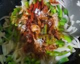A picture of step 3 of Noodles Pocket With Spring Roll Wrapper.