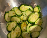 Foto del paso 1 de la receta: Ensalada de calabacín y mozzarella