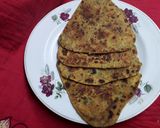 A picture of step 3 of Methi paratha.