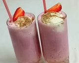 स्ट्रॉबेरी मिल्कशेक- Strawberry Milkshake recipe in Hindi ) रेसिपी चरण 6 फोटो