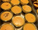 Foto del paso 3 de la receta: Flan cremoso de vainilla con turrón de café