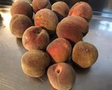 Une image de l'étape 1 de Compote aux pêches de vigne,pommes et prunes du jardin.